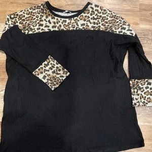 Knit dress with leopard accents